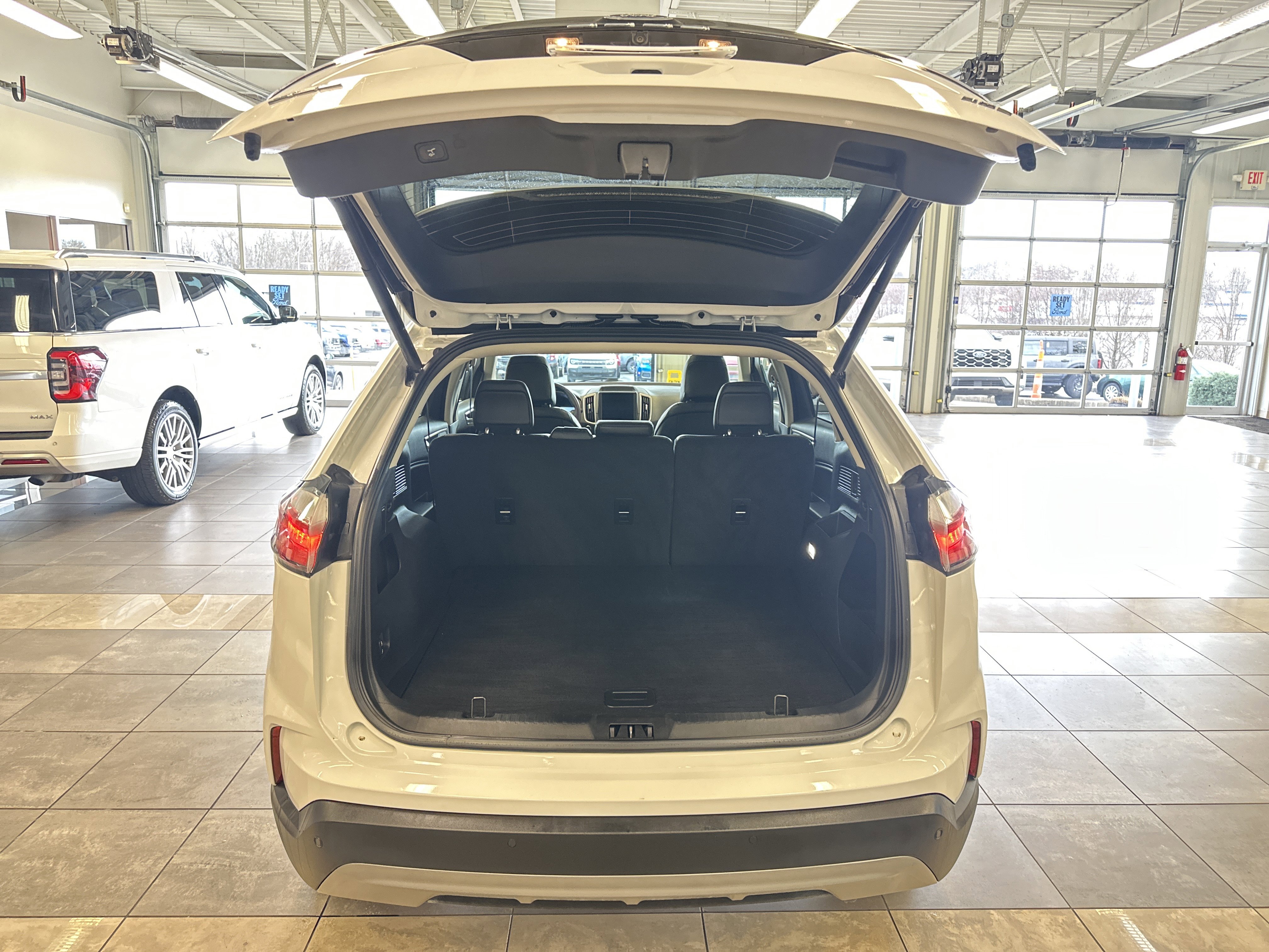 Used 2024 Ford Edge SEL w/ Convenience Package image 28