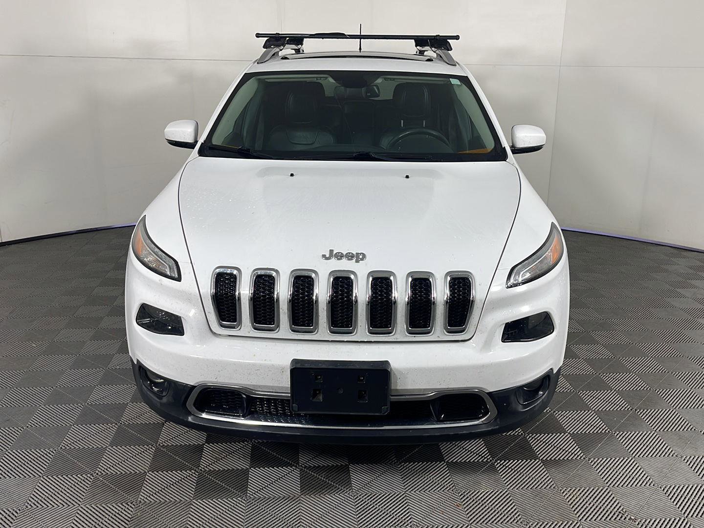Used 2016 Jeep Cherokee Limited image 3