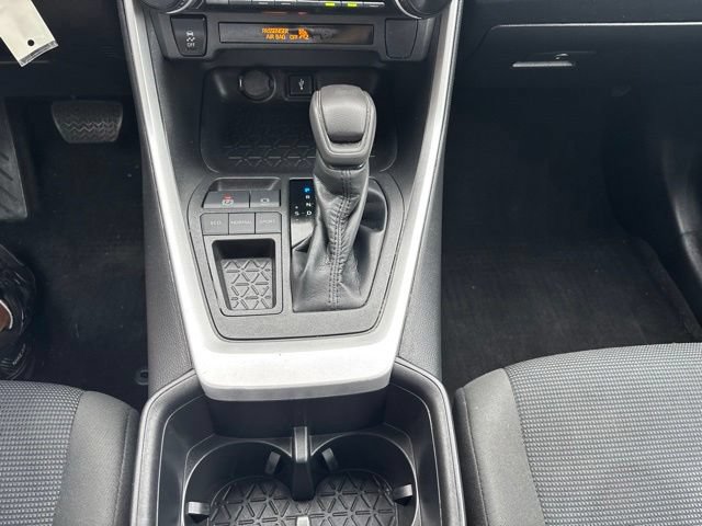 Used 2022 Toyota RAV4 LE FWD image 13