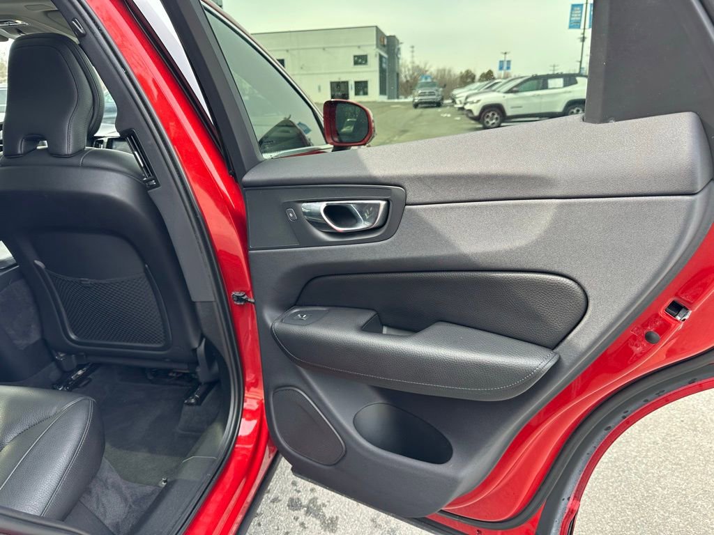 Used 2019 Volvo XC60 T5 Inscription image 20