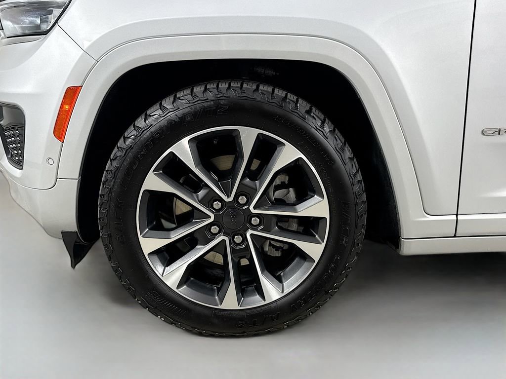 Used 2022 Jeep Grand Cherokee L Overland w/ Luxury Tech Group IV AWD/4WD image 35