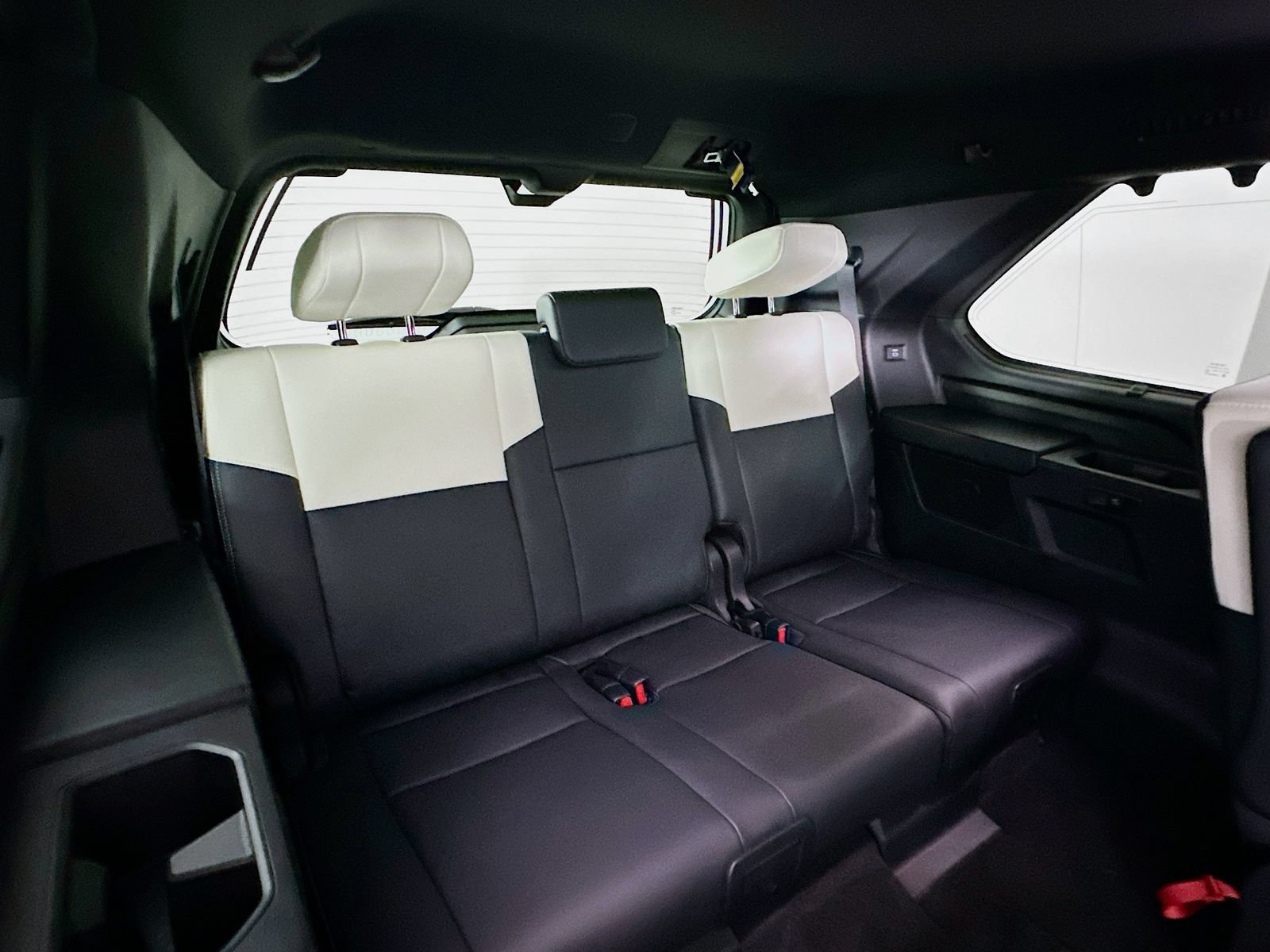 Certified 2025 Toyota Sequoia Capstone AWD/4WD image 28