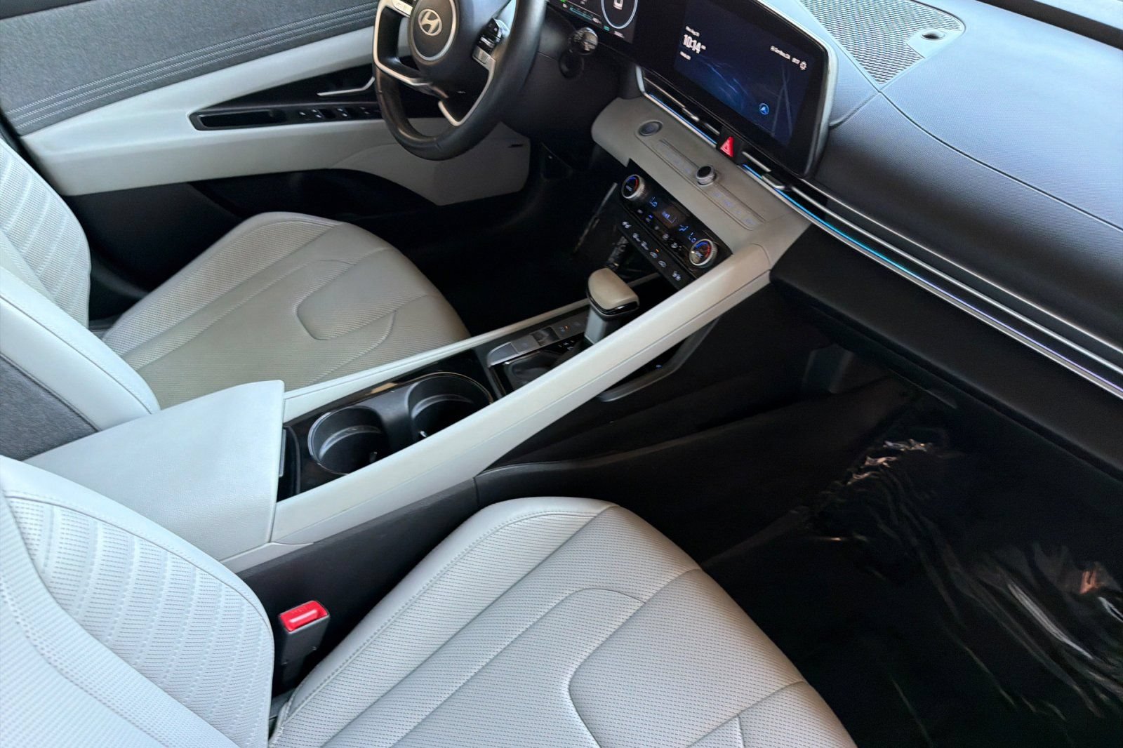 Used 2024 Hyundai Elantra Limited FWD image 19
