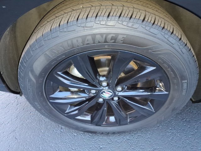 Used 2025 Buick Envista Sport Touring w/ Convenience I Package FWD image 13