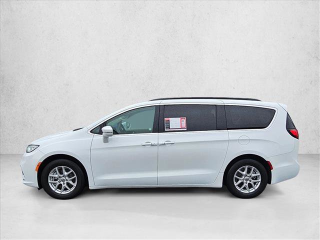 Used 2022 Chrysler Pacifica Touring-L image 2