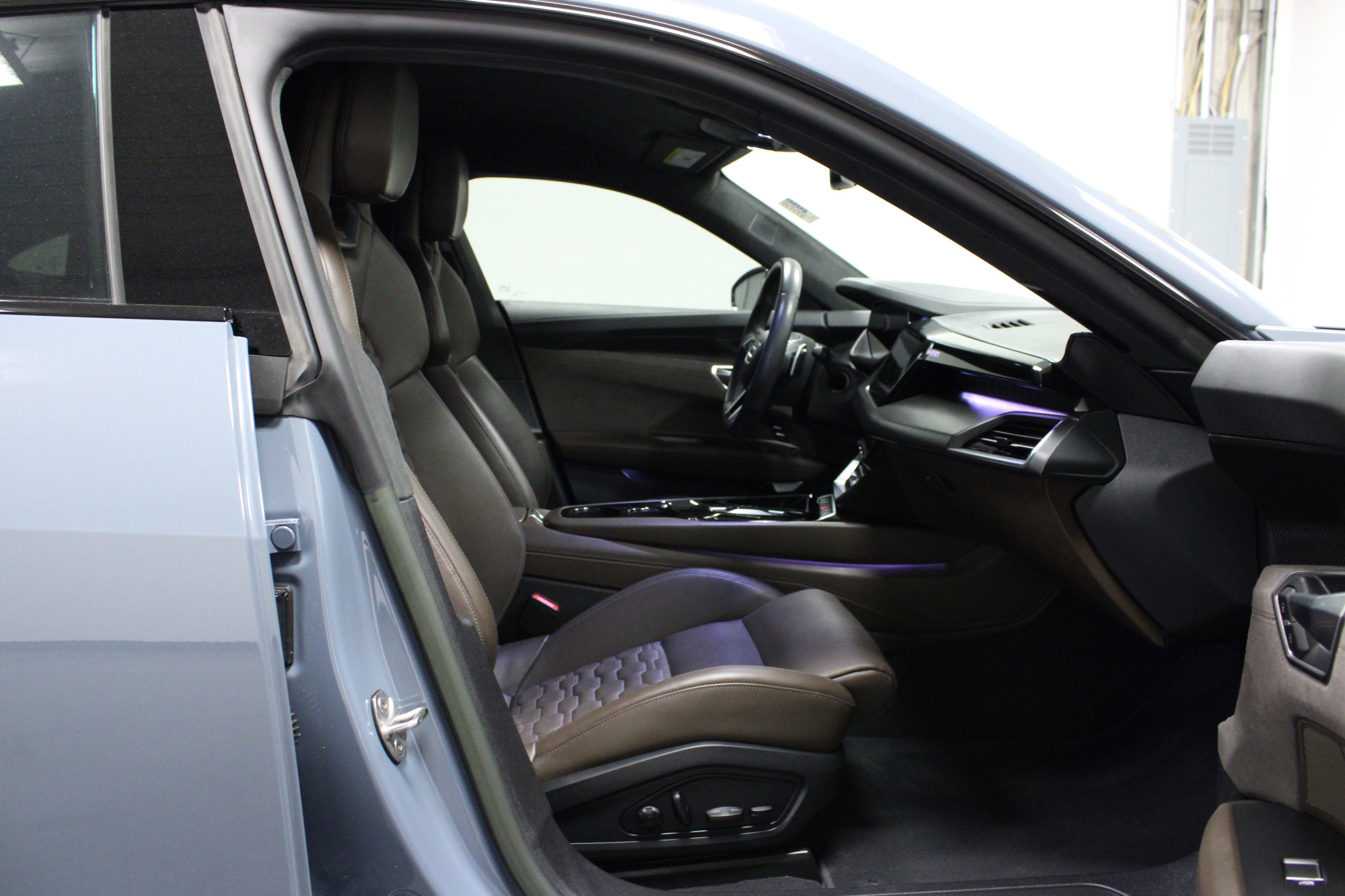 Used 2023 Audi RS e-tron GT w/ Carbon Performance Package image 15