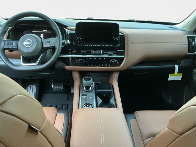 New 2025 Nissan Pathfinder Platinum image 11