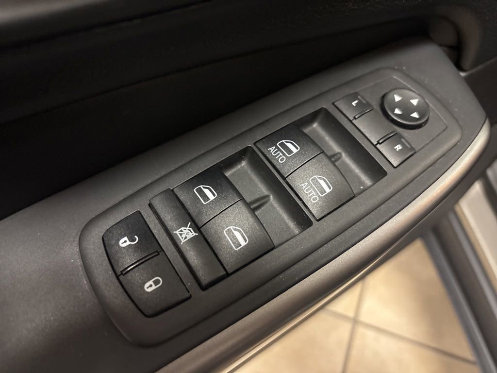 Used 2021 Jeep Cherokee Latitude Lux AWD/4WD image 19