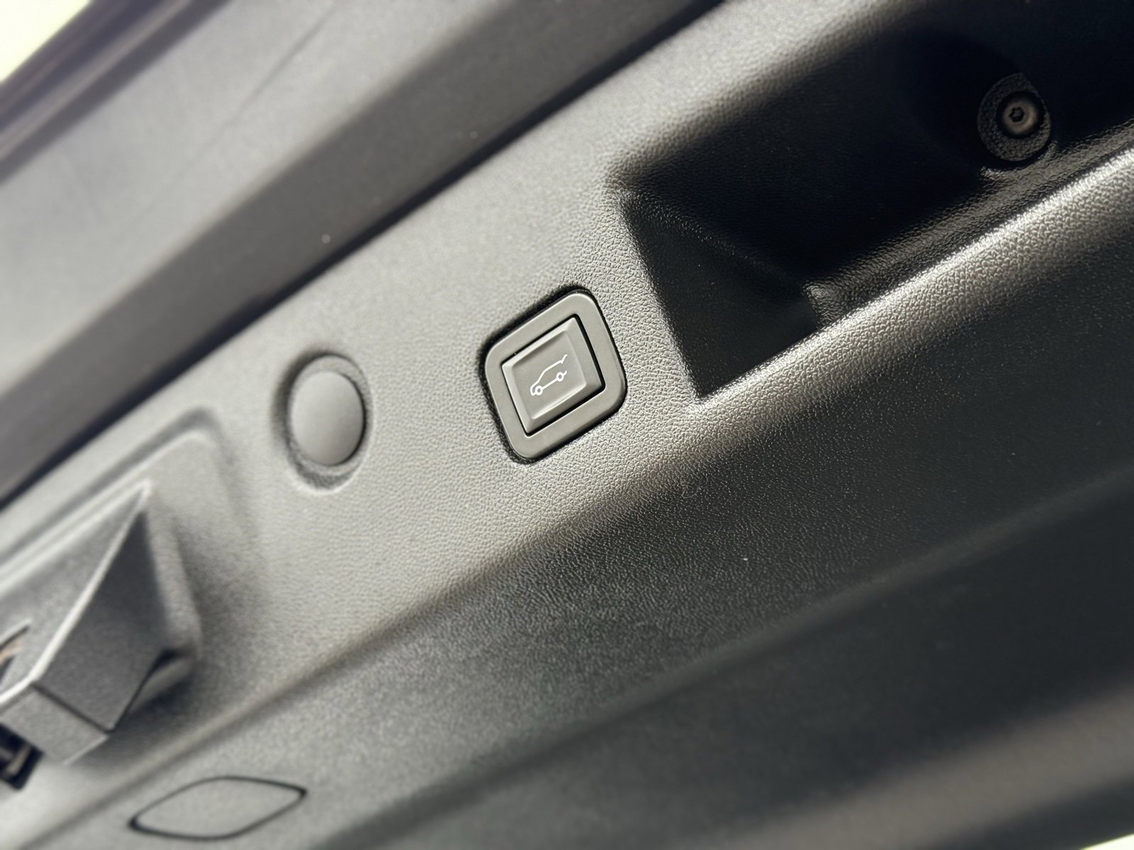 Used 2018 Chevrolet Equinox LT image 26