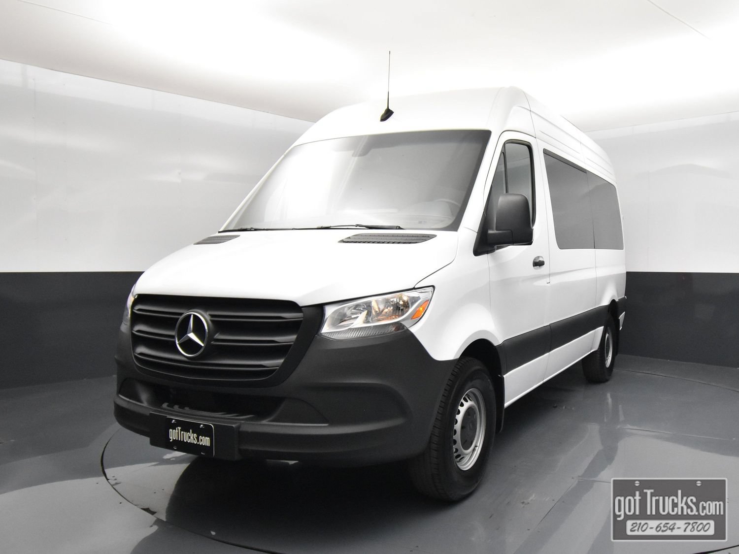 Used 2024 Mercedes-Benz Sprinter 2500 image 48