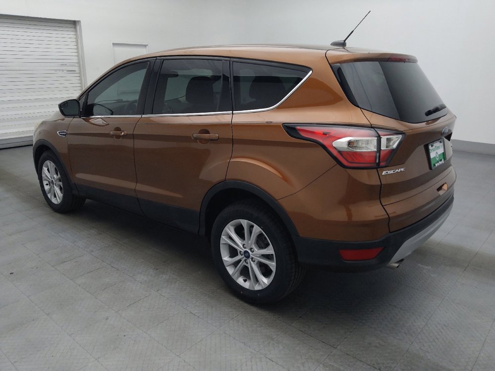 Used 2017 Ford Escape SE FWD image 3