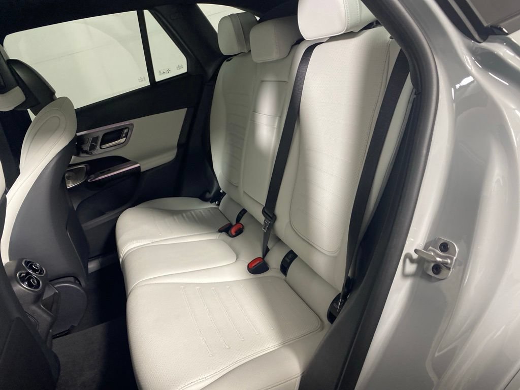 Used 2026 Mercedes-Benz GLC 300 4MATIC image 13
