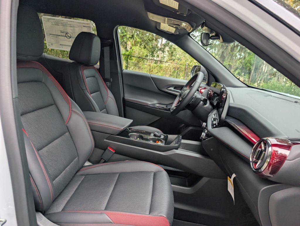New 2027 Chevrolet Equinox RS FWD image 17