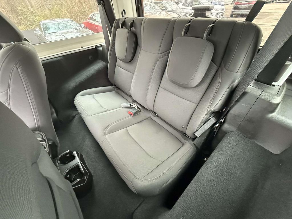 Used 2018 Jeep Wrangler Sport S image 12