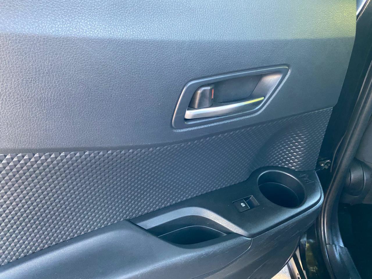 Used 2018 Toyota C-HR XLE FWD image 36