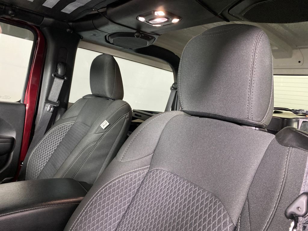 Used 2021 Jeep Wrangler Sport image 9