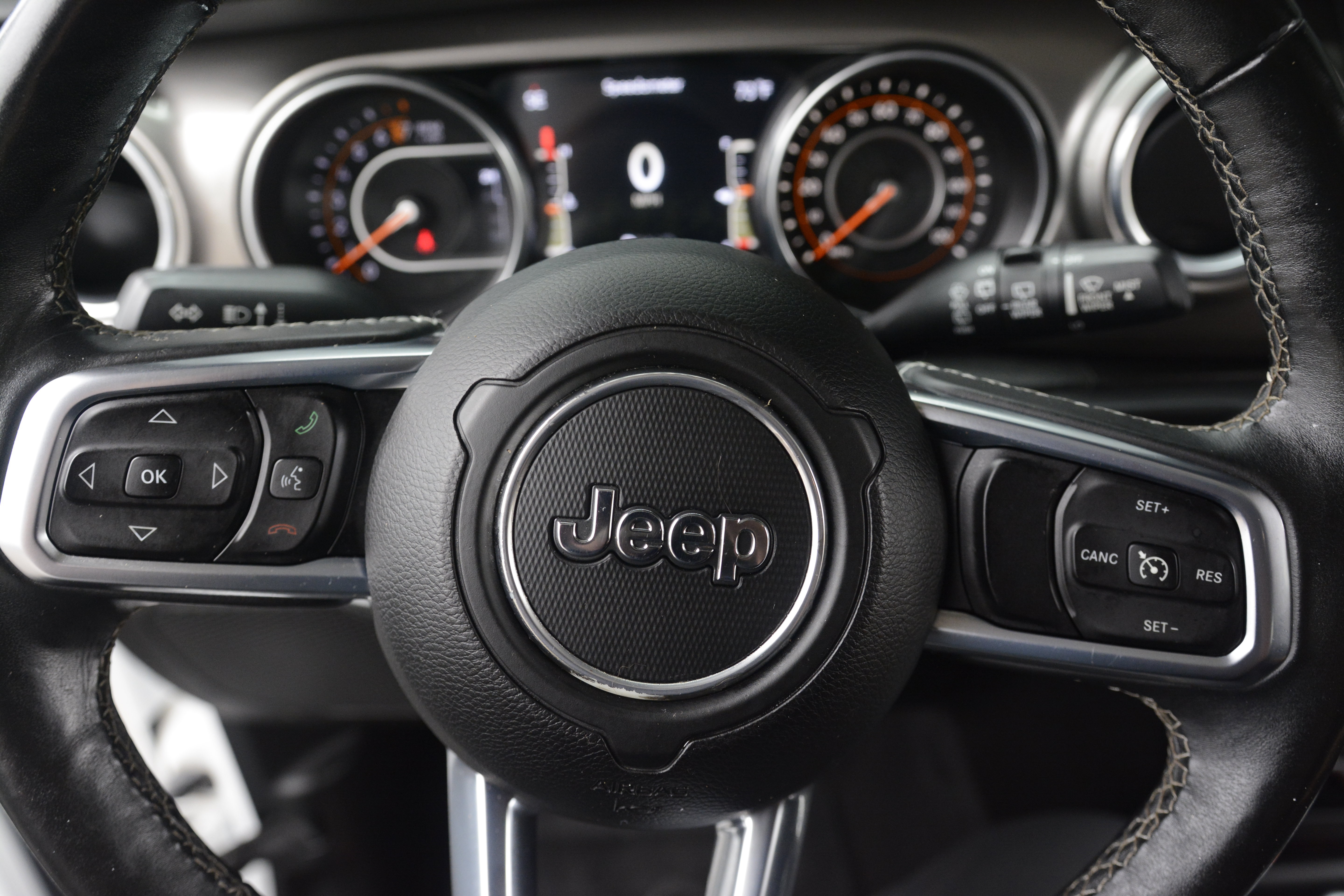 Used 2018 Jeep Wrangler Unlimited Sahara AWD/4WD image 16