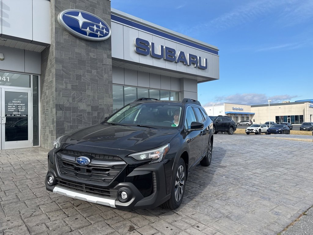 New 2025 Subaru Outback Limited image 2