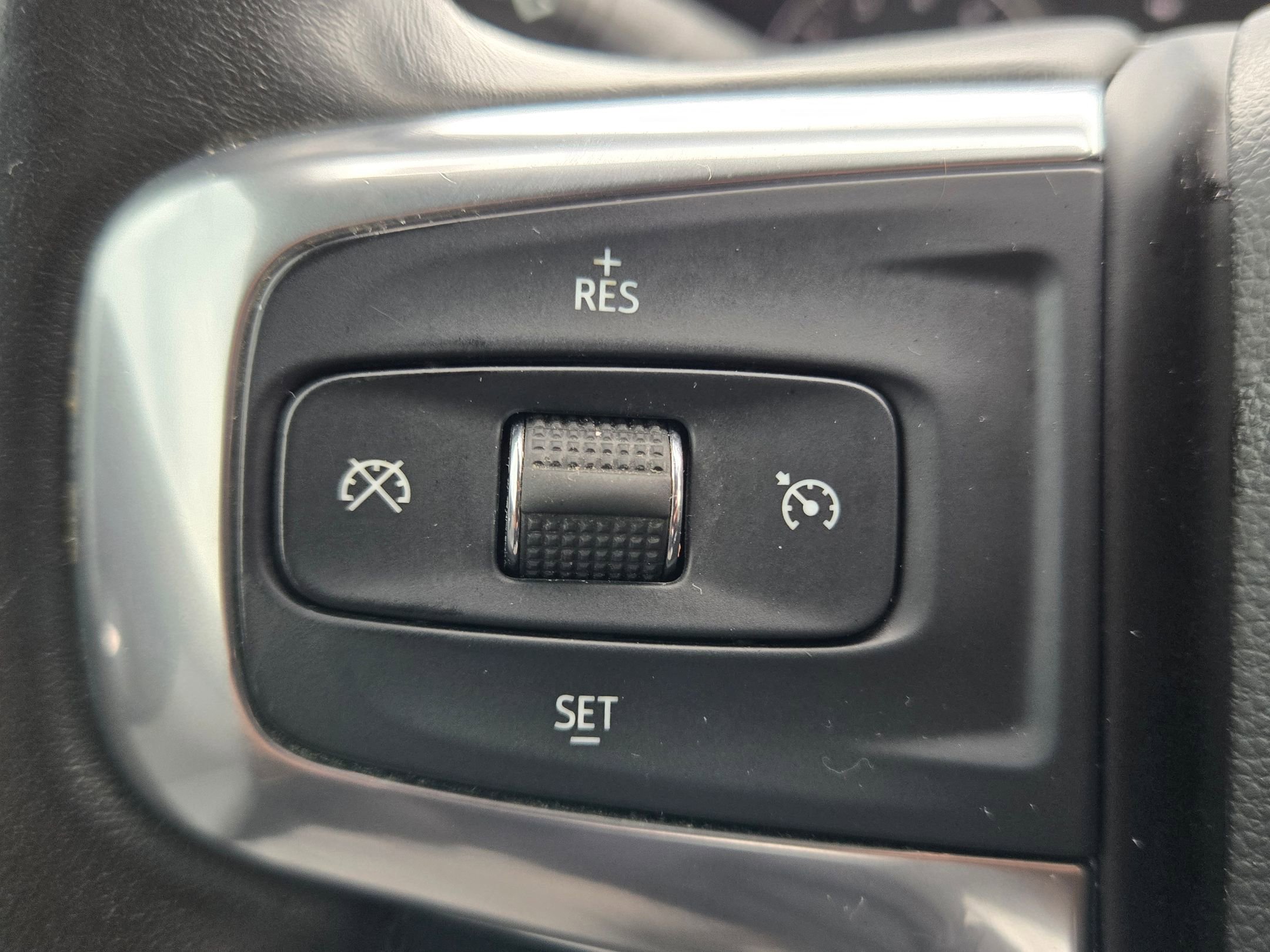 Used 2019 Chevrolet Blazer LT FWD image 24