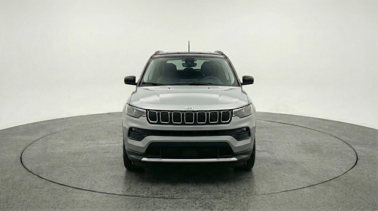 Used 2025 Jeep Compass Limited AWD/4WD image 2