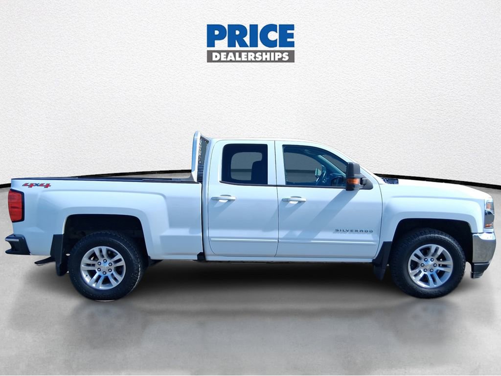 Used 2017 Chevrolet Silverado 1500 LT w/ Max Trailering Package image 4