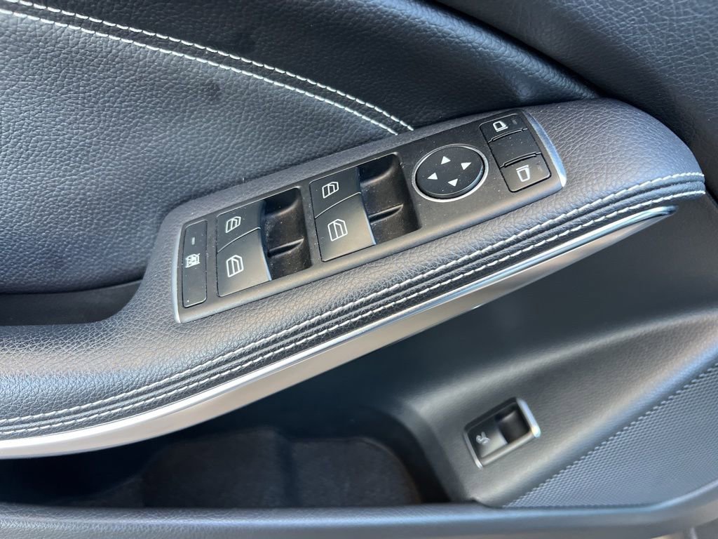 Used 2019 Mercedes-Benz GLA 250 4MATIC image 38