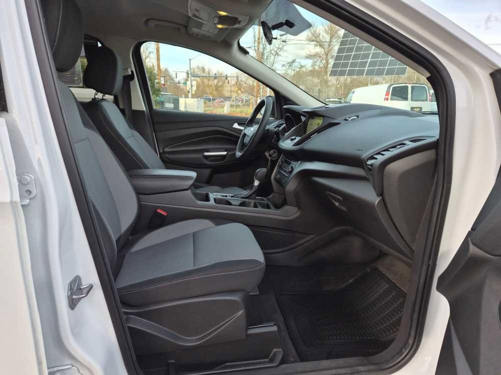 Used 2017 Ford Escape SE w/ Equipment Group 201A image 15