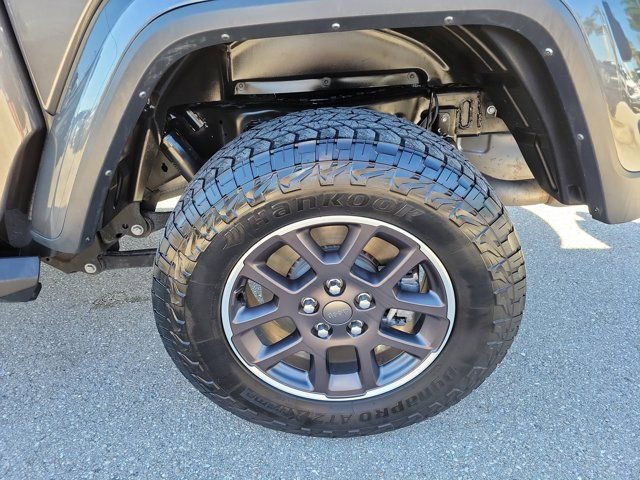 Used 2023 Jeep Gladiator Overland w/ Popular Equipment Package image 11