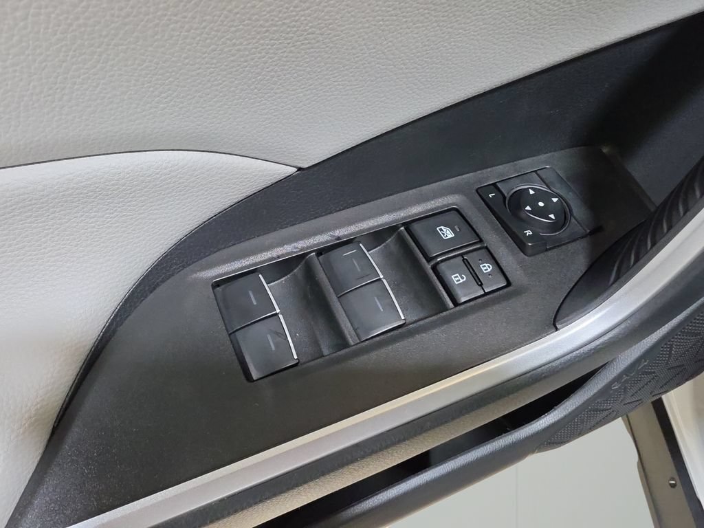 Used 2025 Toyota RAV4 XLE w/ Convenience Package AWD/4WD image 10