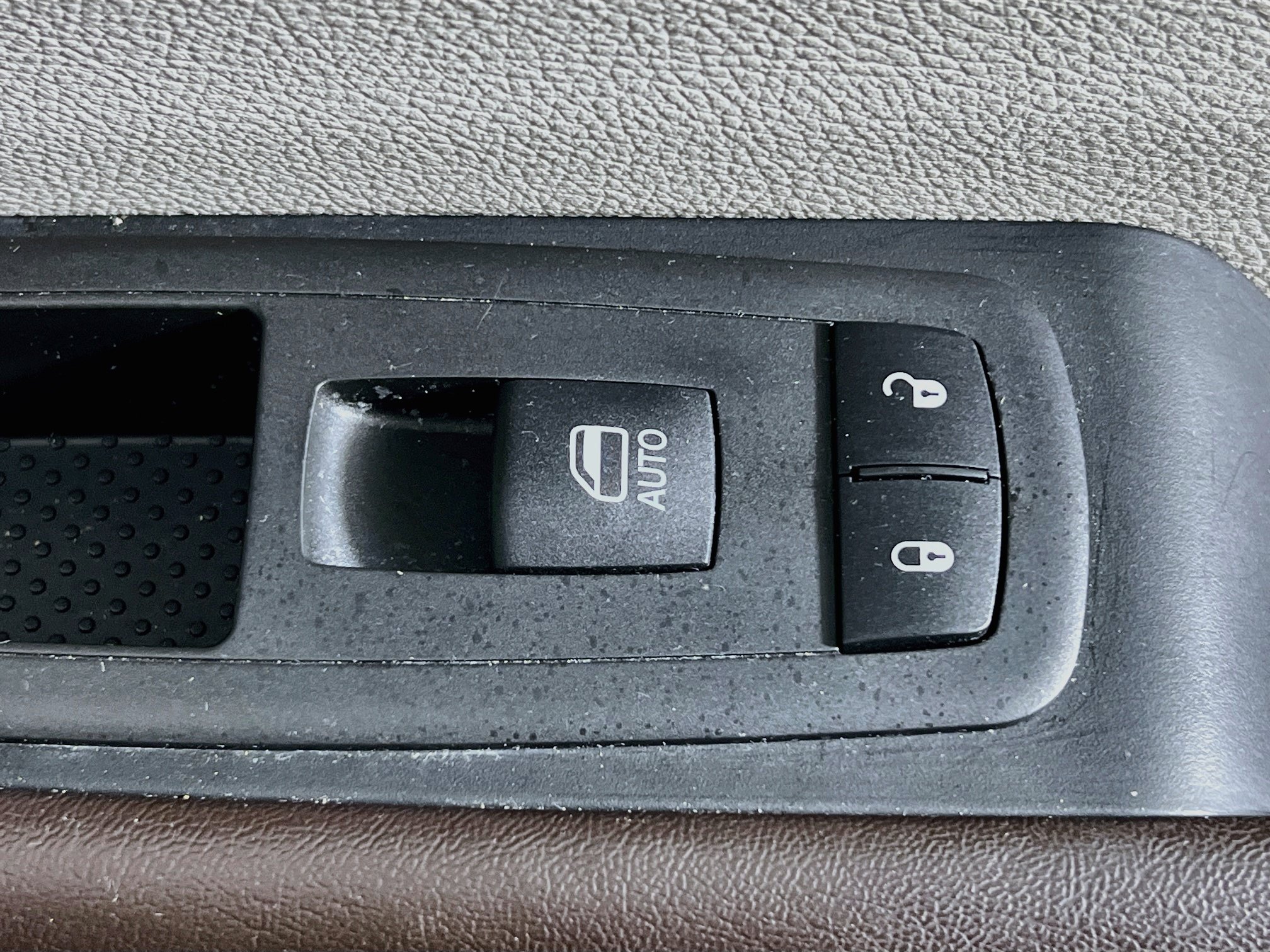 Used 2021 Chrysler Pacifica Touring FWD image 31