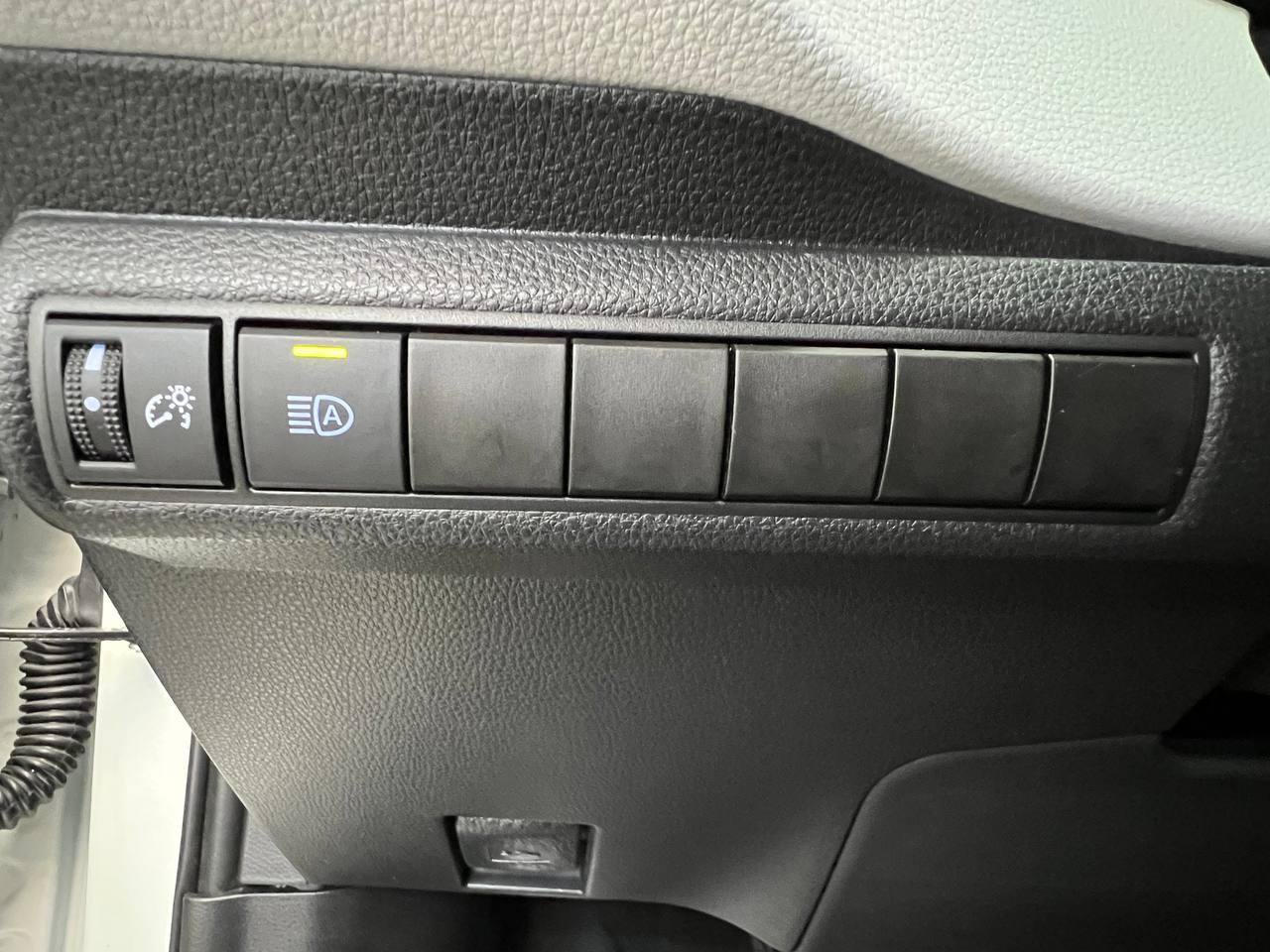 Used 2020 Toyota Corolla SE FWD image 22
