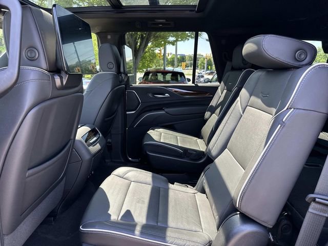 Used 2023 Cadillac Escalade Premium Luxury w/ LPO, Floor Liner Package AWD/4WD image 18