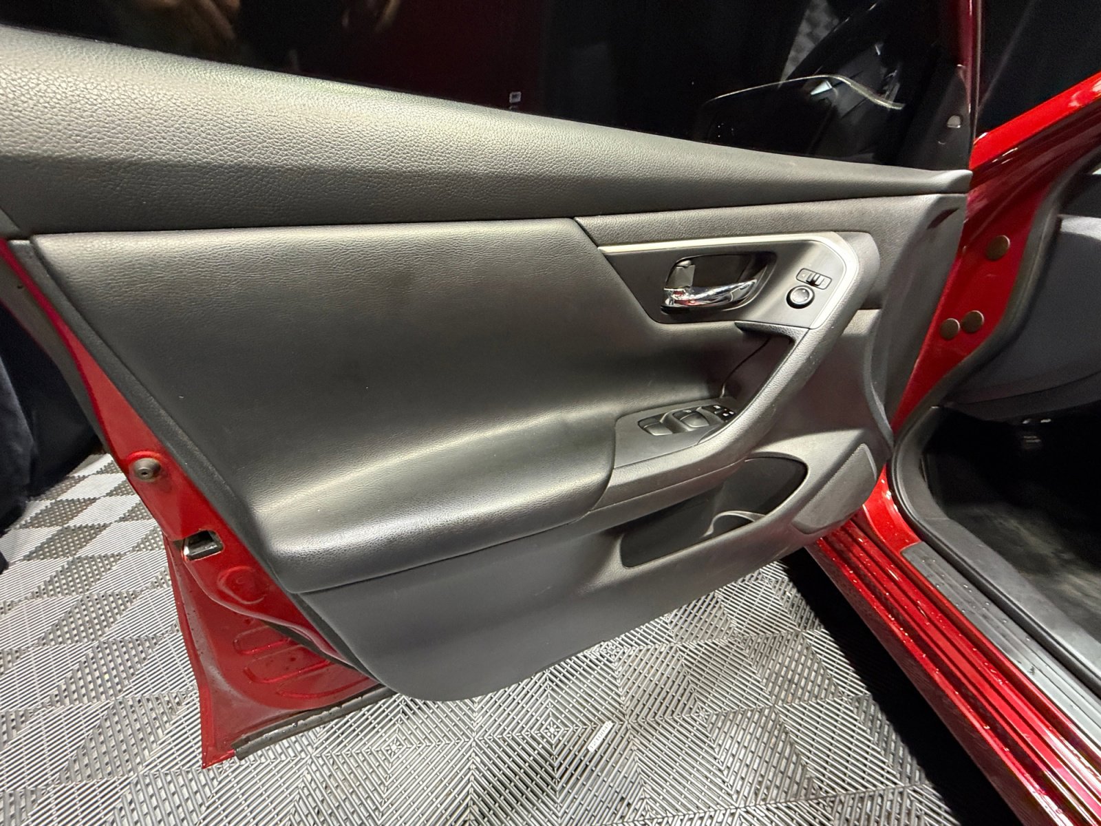 Used 2017 Nissan Altima 2.5 SV image 13