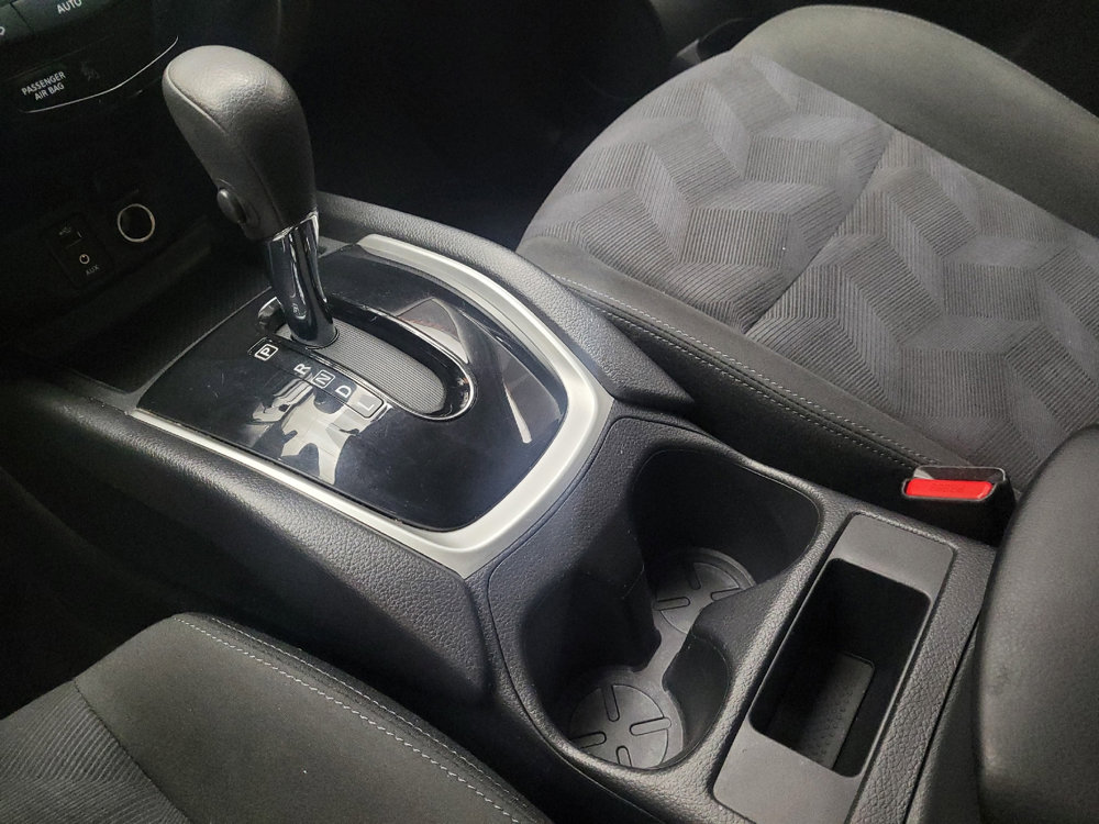 Used 2015 Nissan Rogue SV FWD image 26
