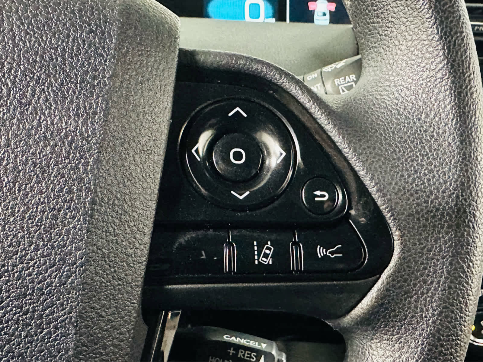 Used 2019 Toyota Prius LE image 17