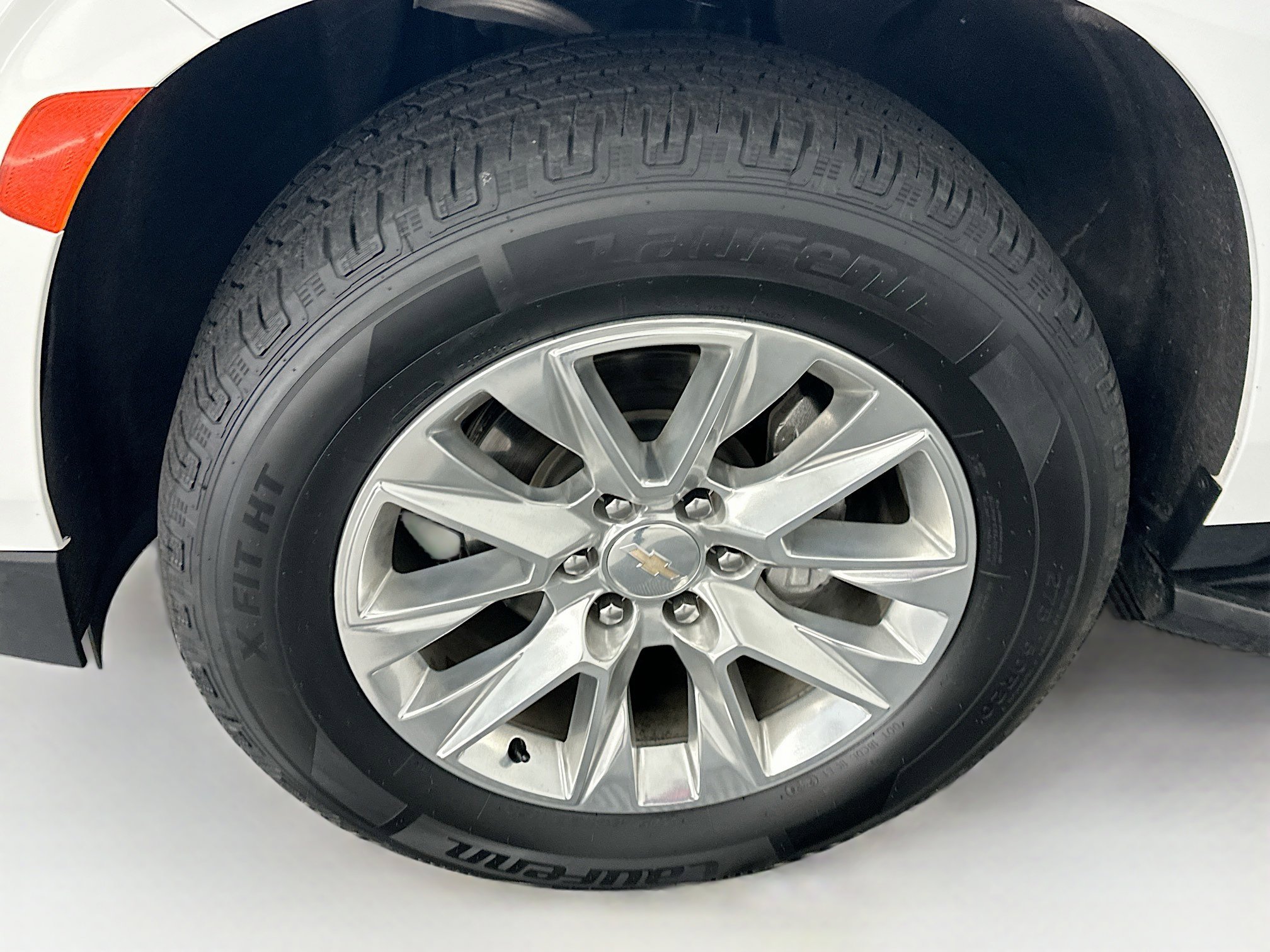 Used 2024 Chevrolet Suburban Premier image 11