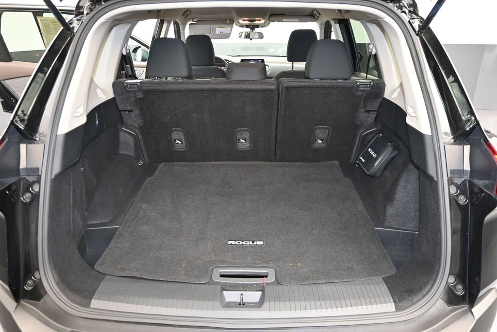 Used 2023 Nissan Rogue S FWD image 11