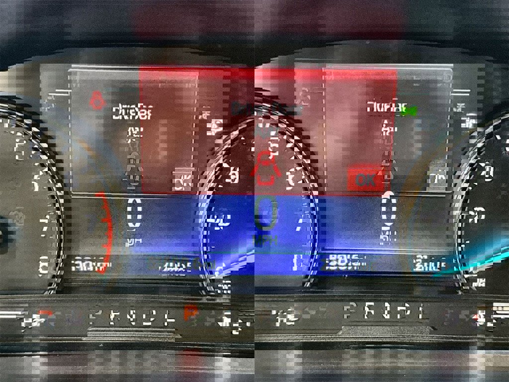 Used 2022 Ford Explorer XLT w/ Equipment Group 202A image 18