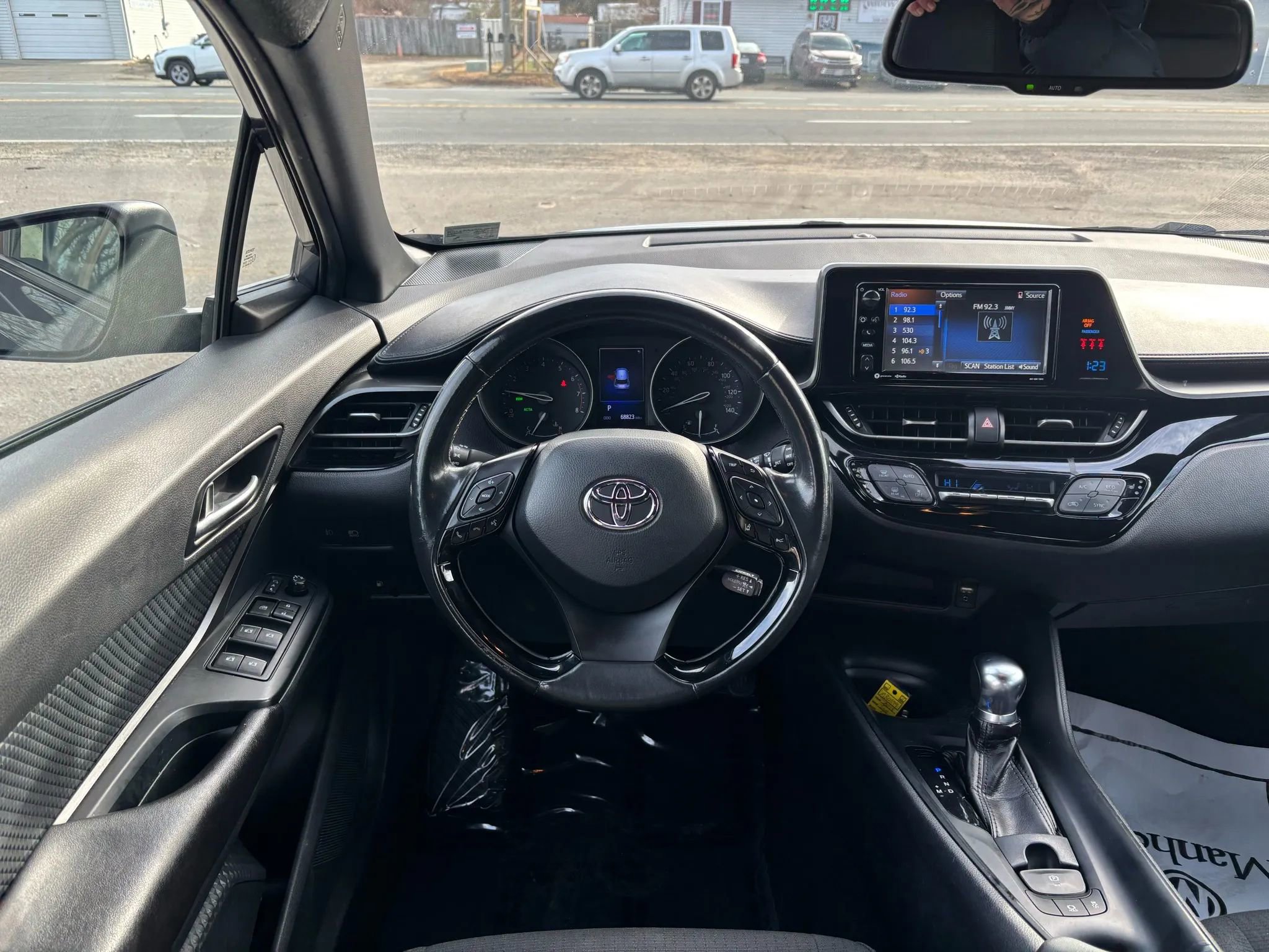 Used 2018 Toyota C-HR XLE image 29