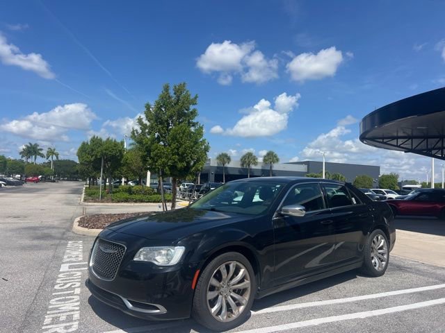 Used 2019 Chrysler 300 Touring w/ Chrome Appearance Package RWD image 10