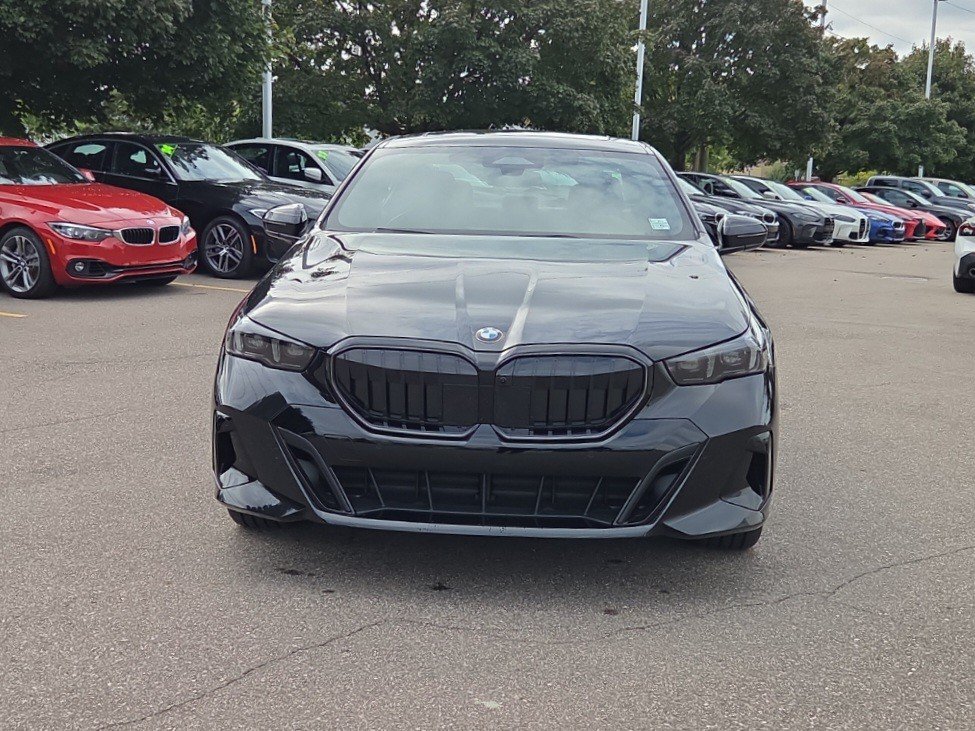 New 2027 BMW 530i xDrive w/ M Sport Package AWD/4WD image 8