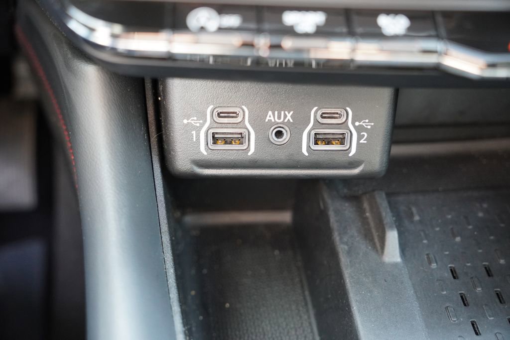 Certified 2025 Dodge Durango GT image 34