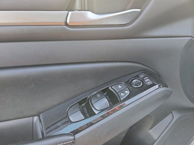 Used 2023 Nissan Altima 2.5 SV FWD image 13