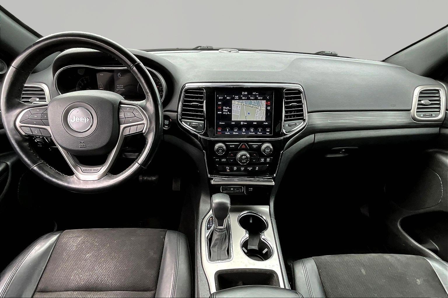 Used 2019 Jeep Grand Cherokee Altitude AWD/4WD image 7