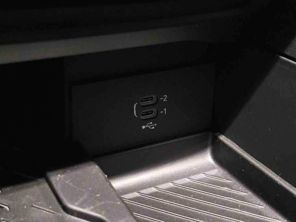 New 2027 Chrysler Pacifica Limited FWD image 12