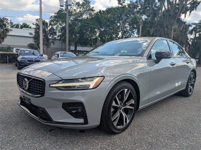 Used 2024 Volvo S60 B5 Core image 8