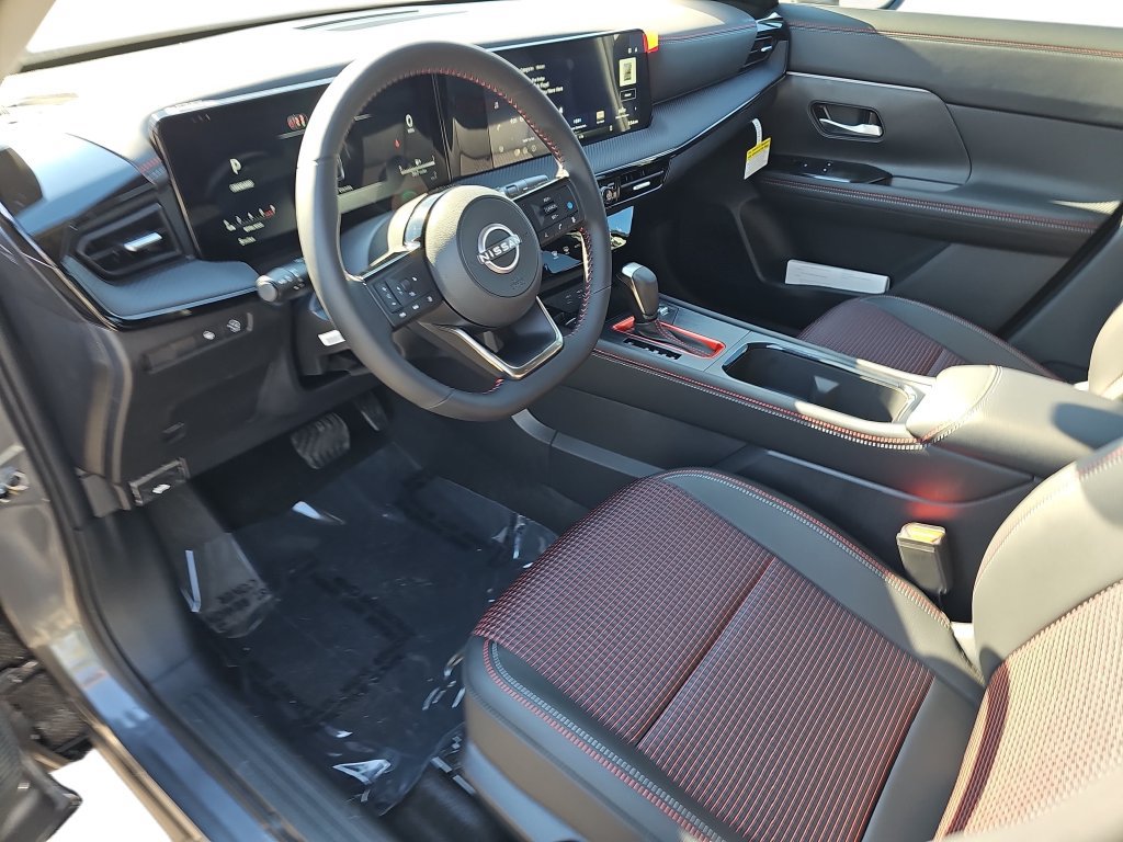New 2027 Nissan Kicks SR w/ Cold Weather Package FWD image 16
