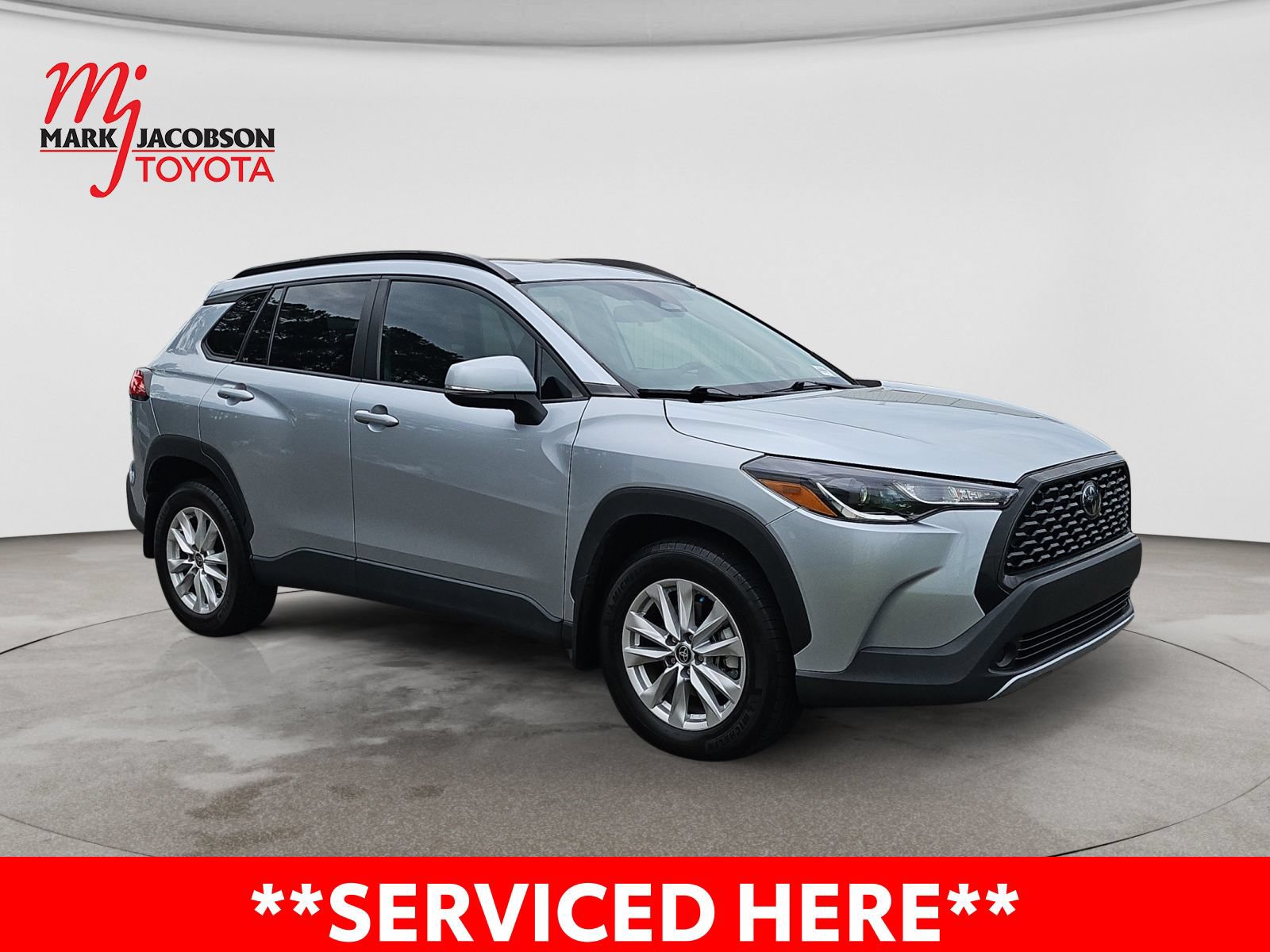 Used 2023 Toyota Corolla Cross LE w/ Moonroof Package FWD image 5