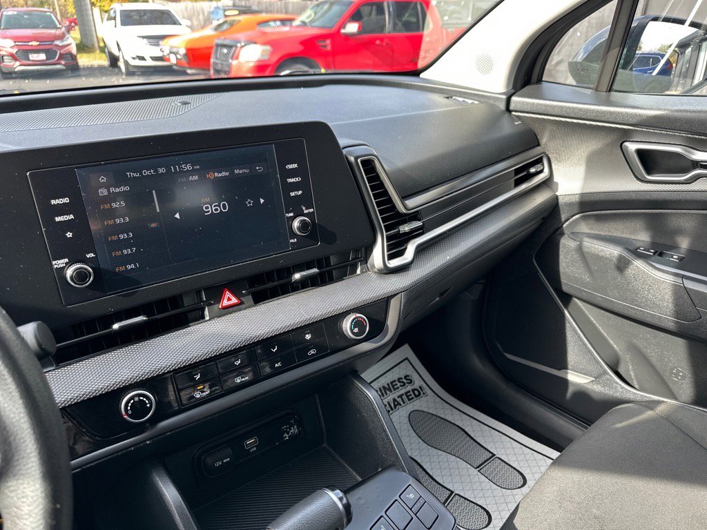 Used 2023 Kia Sportage LX image 27