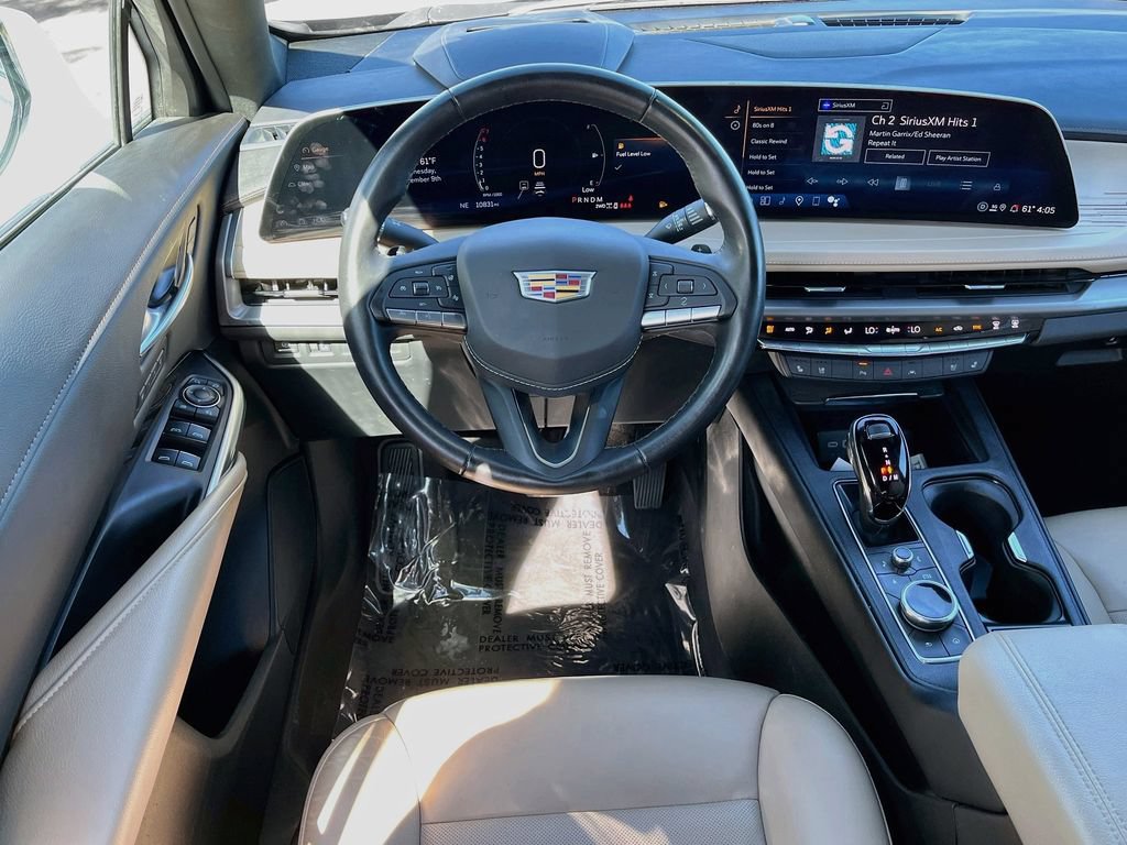 Used 2025 Cadillac XT4 Premium Luxury w/ Technology Package AWD/4WD image 23